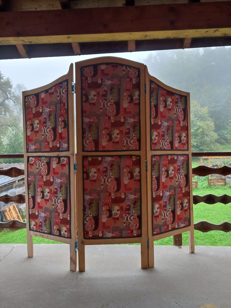 Tapissier en siège - Paravent